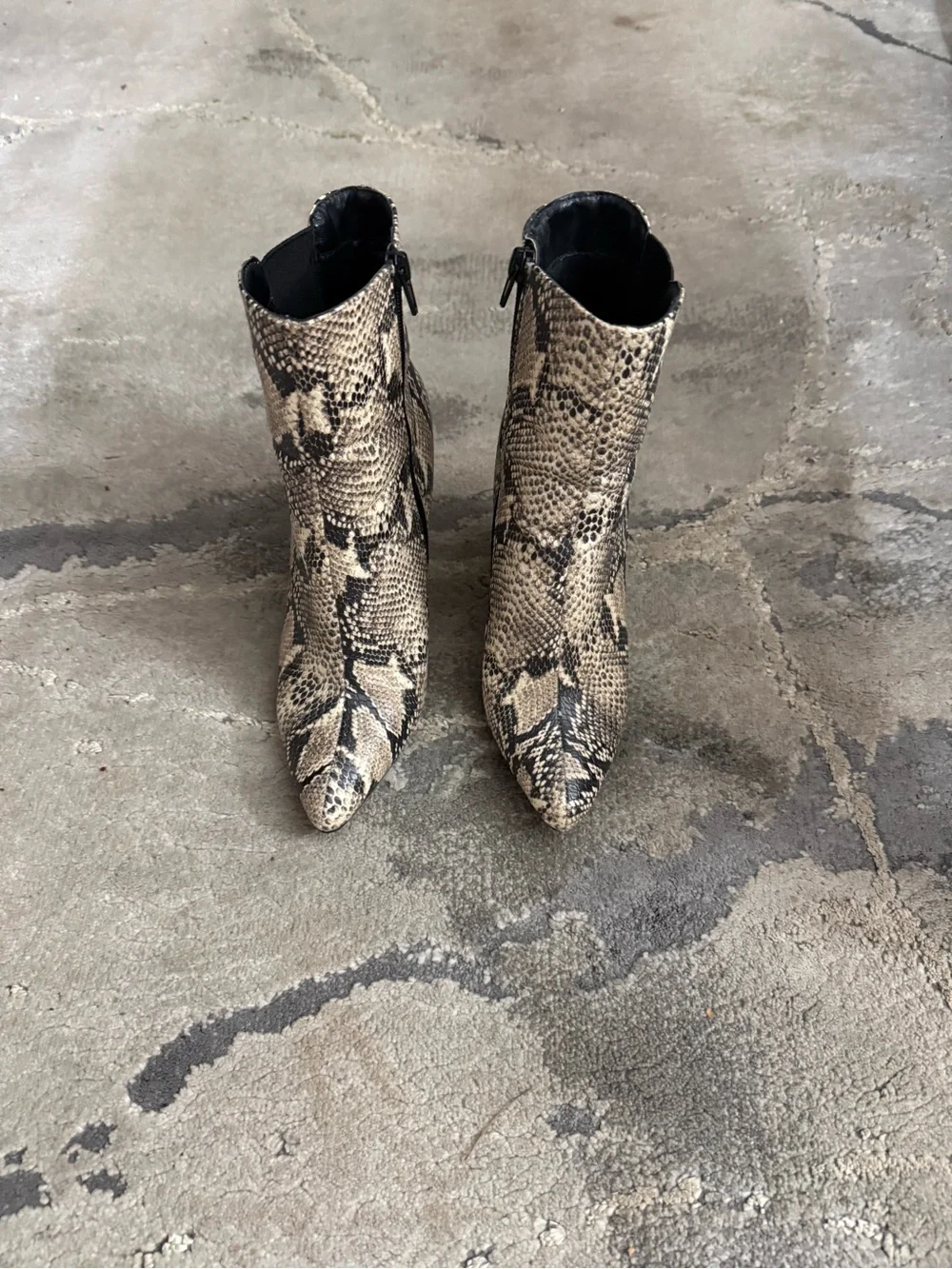 Snake-Print Pointed Toe Ankle Boots - Beige/Black
